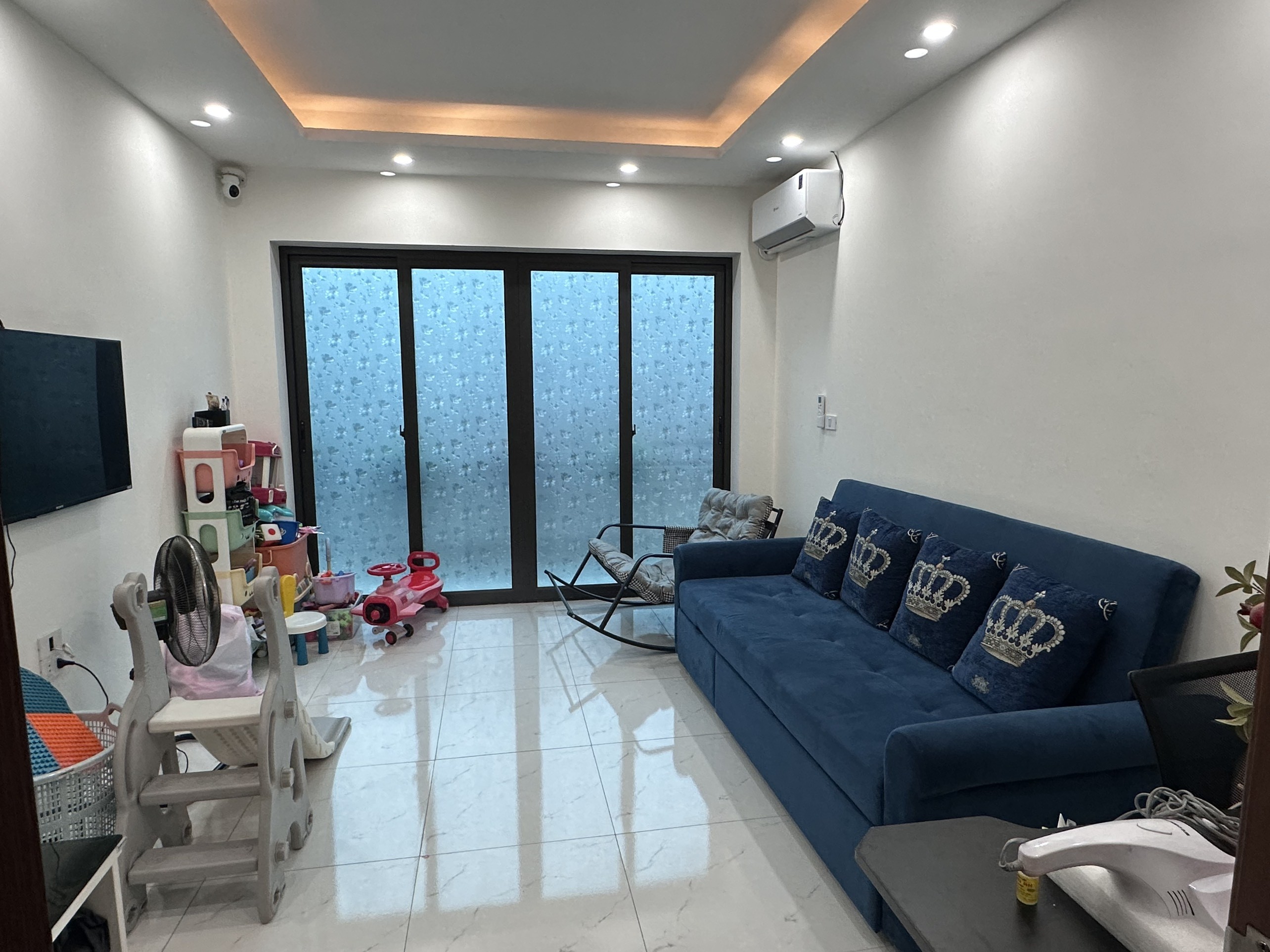 Bán nhà sau chợ Lai Xá, Hoài Đức. Sổ đỏ 30m2 nhà 5 tầng full nội thất. 180m đến Quốc Lộ 32 2