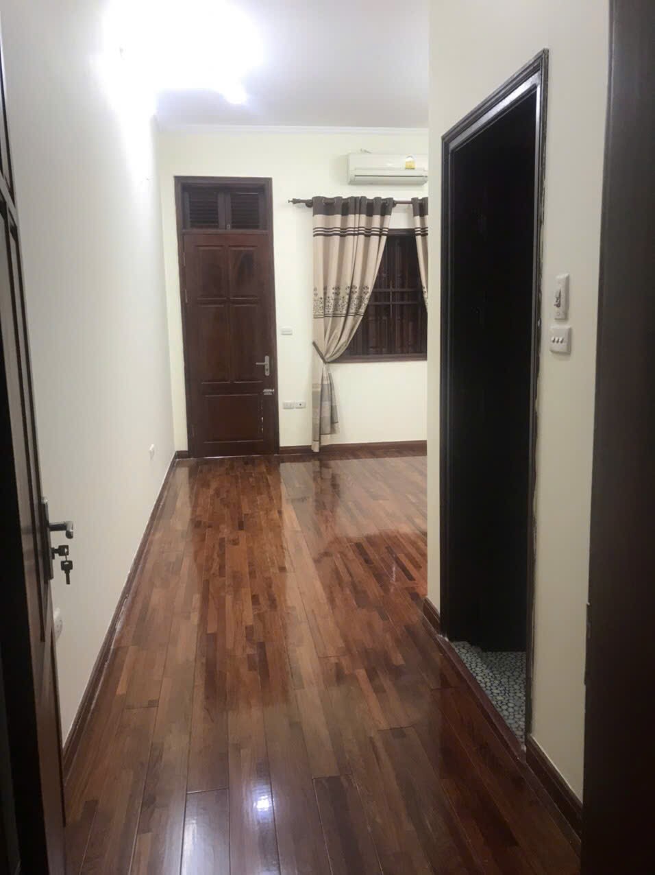 Mặt đường số 5 Ngọc Hà, DT 75m2x3T, vỡ nợ bán Giá sốc 19 tỷ đã thuế phí LH: 0919808866 2