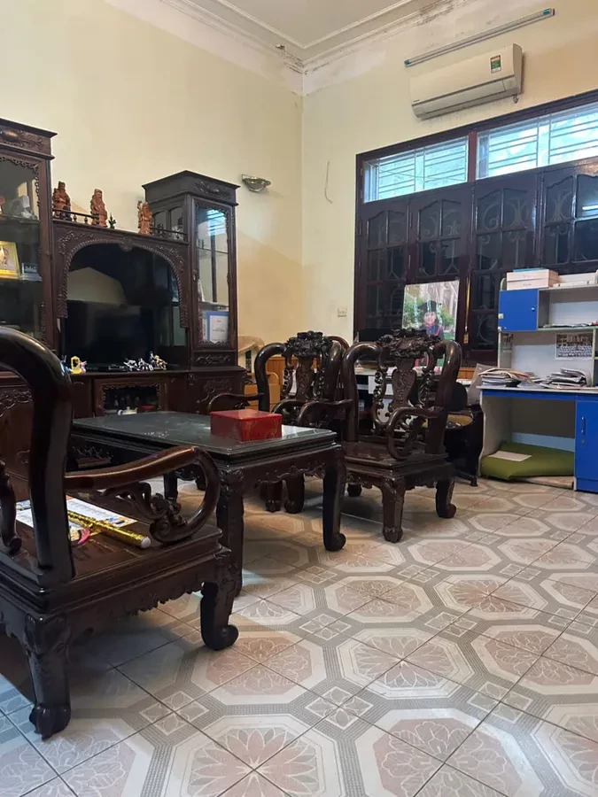 Bán gấp nhà 4 tầng mặt phố Lê Hồng Phong, 70m2, MT 5m, vị trí đẹp, KD sầm uất, giá 31 tỷ