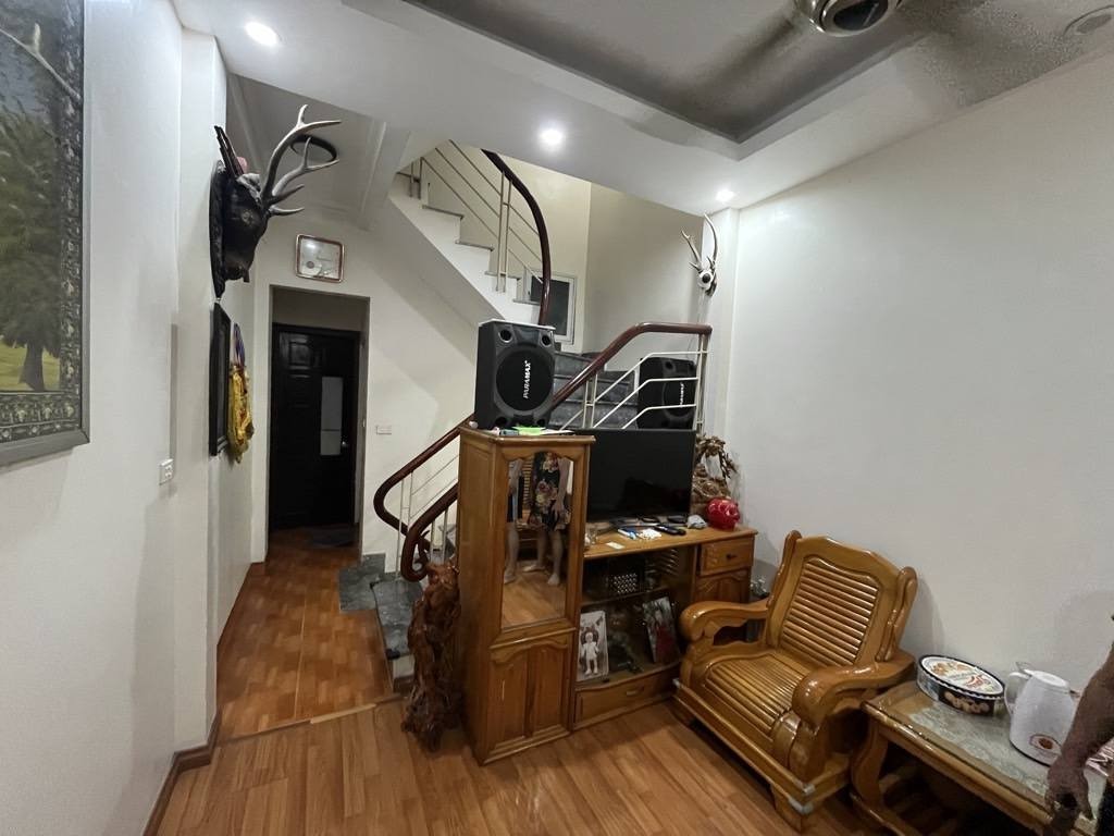 BÁN NHÀ KIM GIANG, 1 NHÀ RA PHỐ, NGÕ NÔNG ,DT 38M2, GIÁ 8.8 TỶ 2