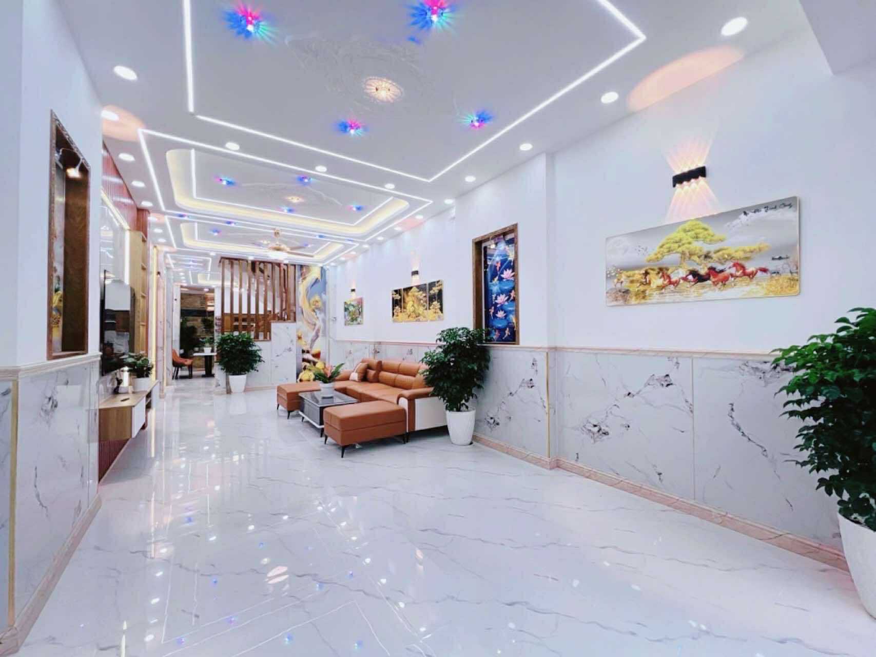 Nhà mới full nt đường 8m- 70m2-3tang Bùi Văn Ngữ Q12 ,sát Ngã 3 Đông Quang - 6 tỷ nhỉnh 0932030061