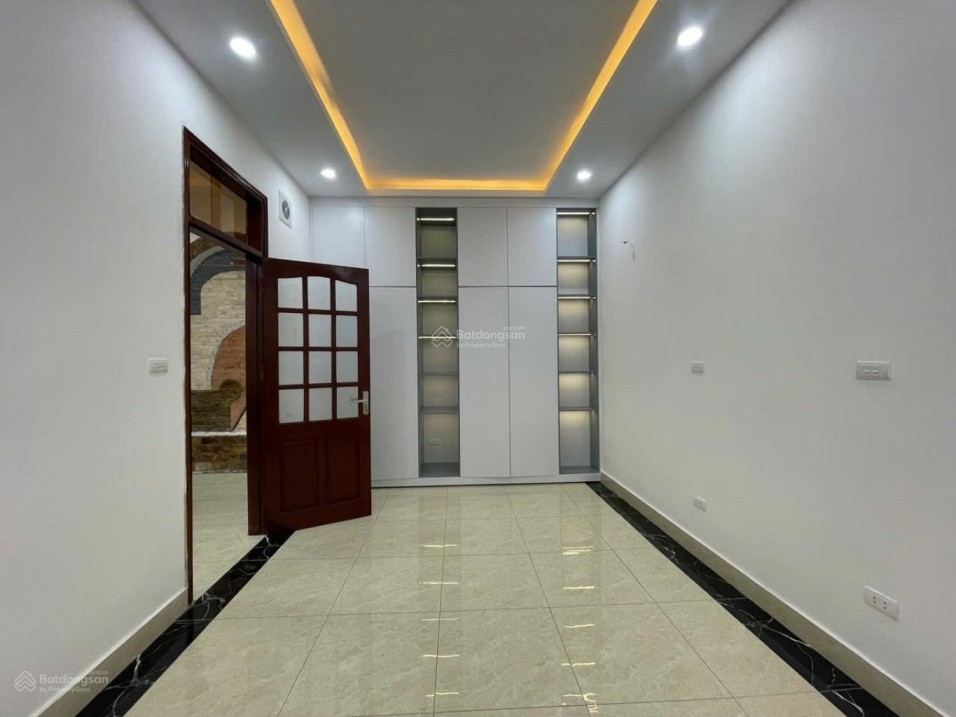 BÁN NHÀ KHƯƠNG TRUNG, 15M RA Ô TÔ, DT 54M2, MT 5.6M. GIÁ 8 TỶ 3