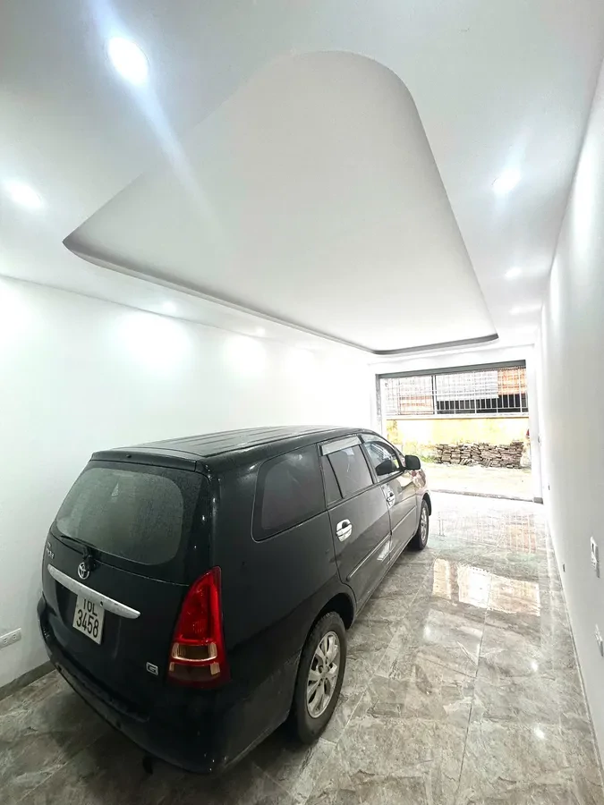 NHÀ MỚI Ô TÔ 7 CHỖ VÀO NHÀ  6 TẦNG Bát Khối 47 m2 X mặt tiền 4.2m, 9.5 tỷ Long Biên. 2
