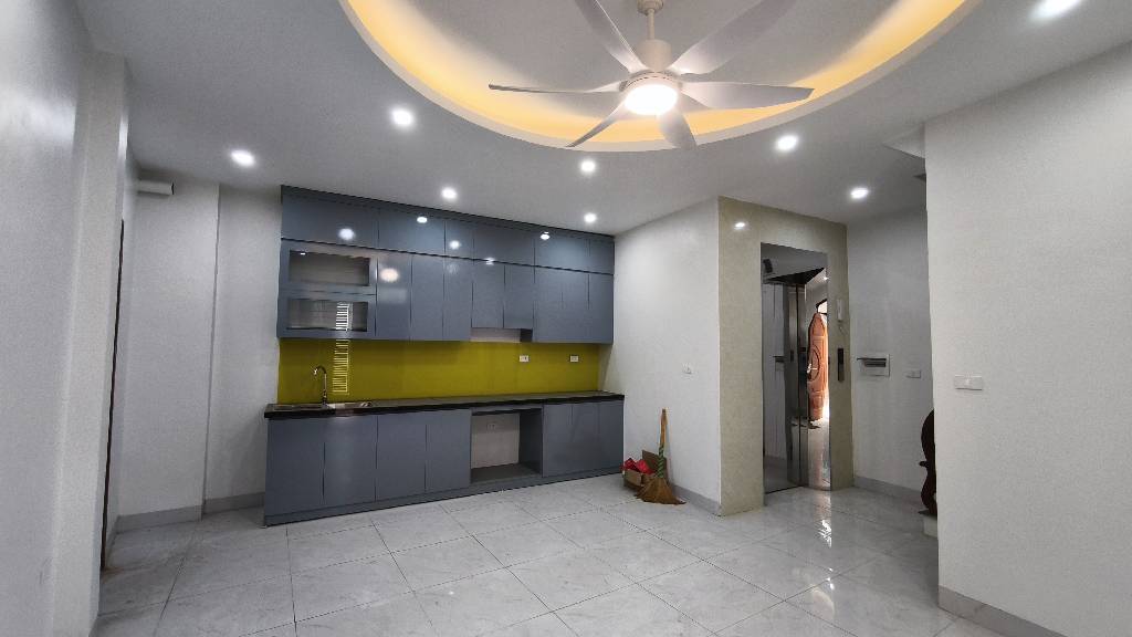 LÔ GÓC - THANG MÁY - HÀNG XÓM VINHOMES SMARTCITY- GẦN Ô TÔ 2