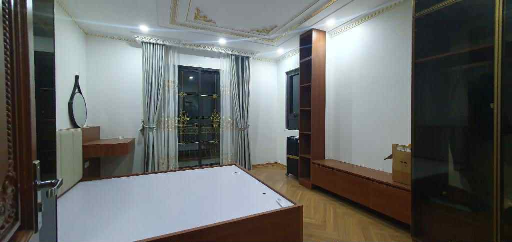 nhà đẹp mặt phố Long Biên, 72m x 7 tầng, thang máy, gara, kinh doanh, full nội thất cơ bản 4