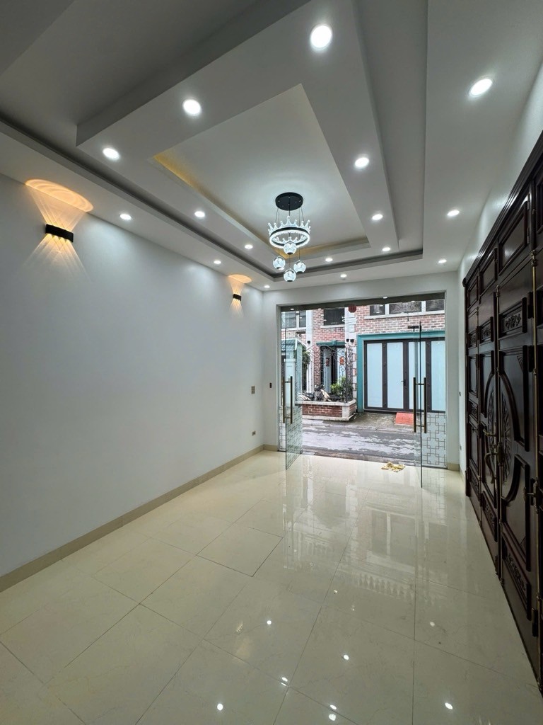 ĐỨC GIANG,LONG BIÊN 11tỷ 50m LÔ GÓC HAI MẶT TIỀN,KINH DOANH,CHO THUÊ ĐỈNH 4