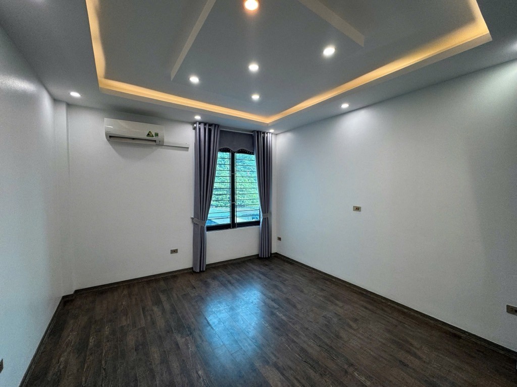 ĐỨC GIANG,LONG BIÊN 11tỷ 50m LÔ GÓC HAI MẶT TIỀN,KINH DOANH,CHO THUÊ ĐỈNH 5