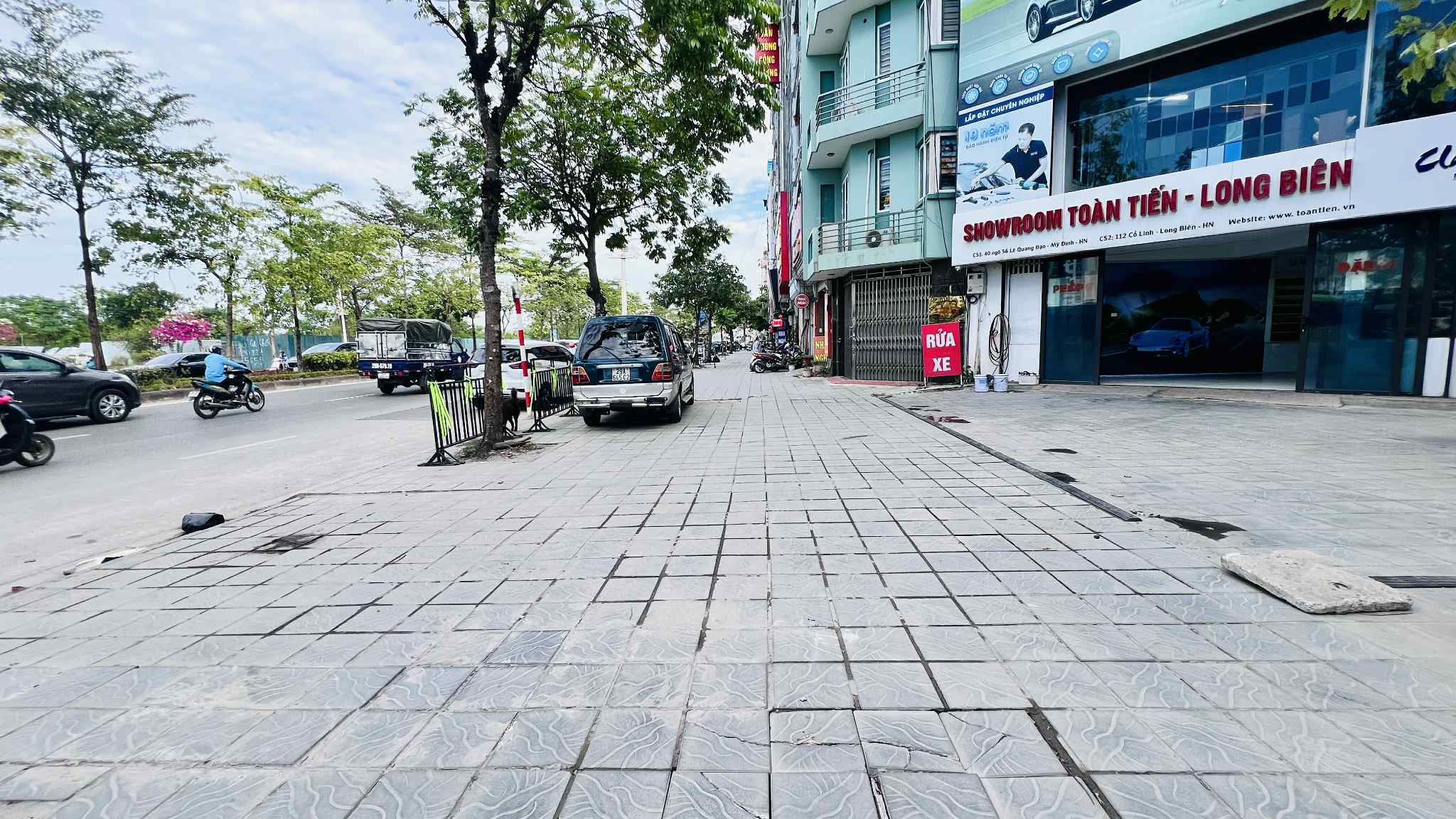 nhà đẹp Cổ Linh, 90m x 4 tầng, mặt tiền 5m, 2 vỉa hè, ôtô tránh, dừng đỗ 2