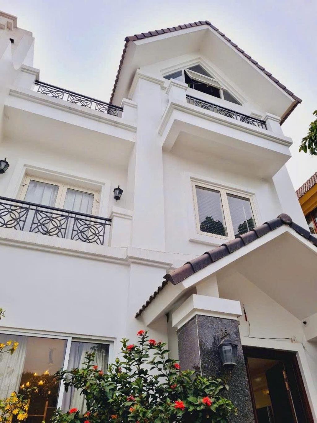 NHÀ VINHOMES LONG BIÊN 66 tỷ 165m MẶT TIỀN 10m,VỈA HÈ Ô TÔ,LONG BIÊN 2