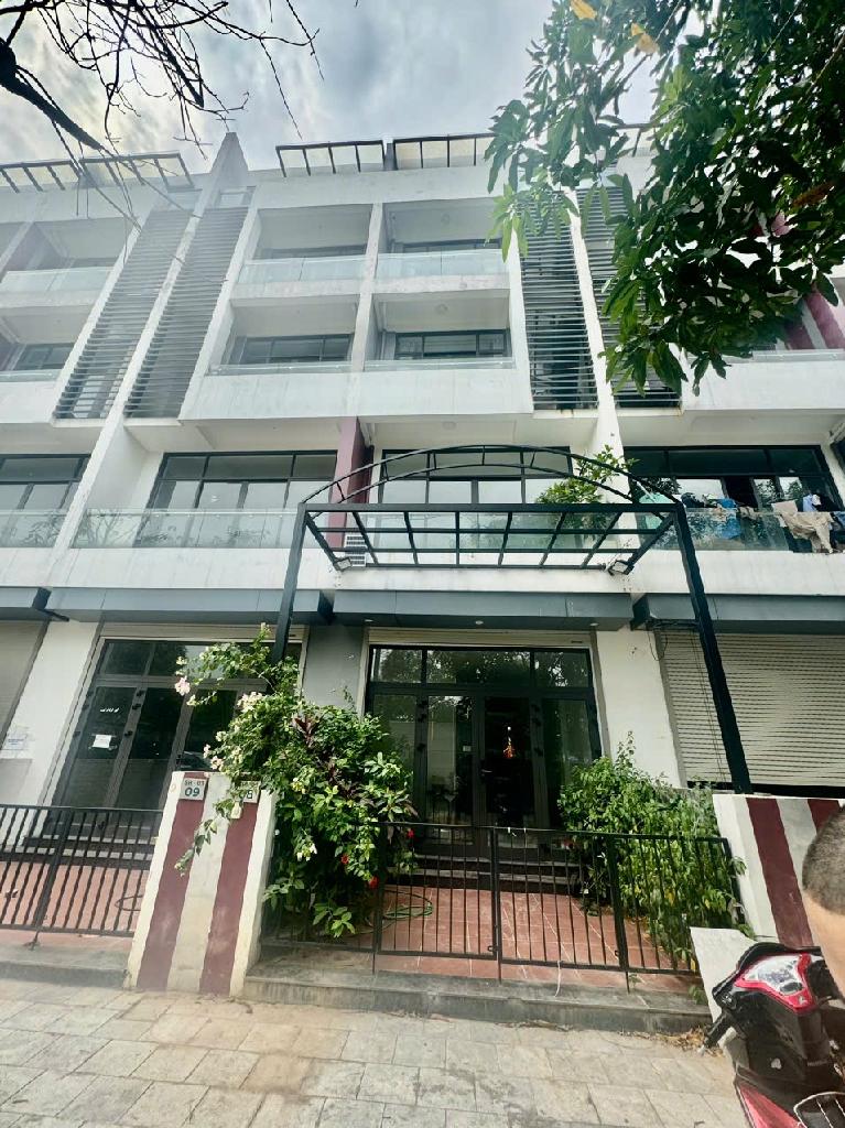 ĐỨC GIANG,LONG BIÊN 18tỷ 80m LIỀN KỀ VỈA HÈ Ô TÔ KINH DOANH CHO THUÊ ĐỈNH 3