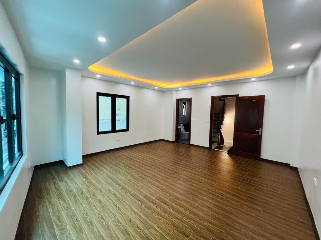 Bán nhà mặt phố, Ba Đình, lô góc 40m2, 7 tầng thang máy, Mt 4.4m, chỉ 17.8 tỷ