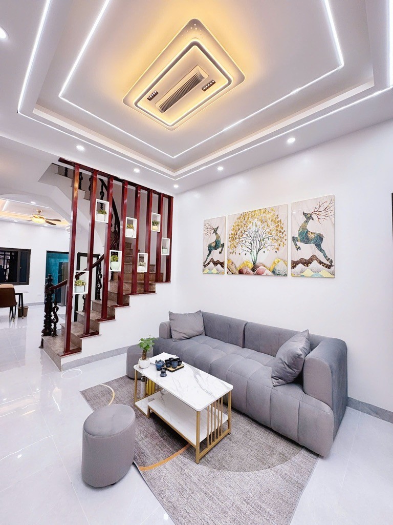 Nhà đẹp Vũ Tông Phan, ô tô cách 10m, 40m2, 4 tầng, chỉ 7,78 tỷ.
