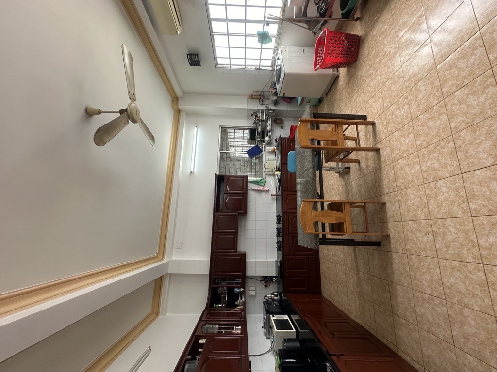 Bán nhà mặt tiền ngay chợ Rạch Ông  6x20 chỉ 12 tỷ 3