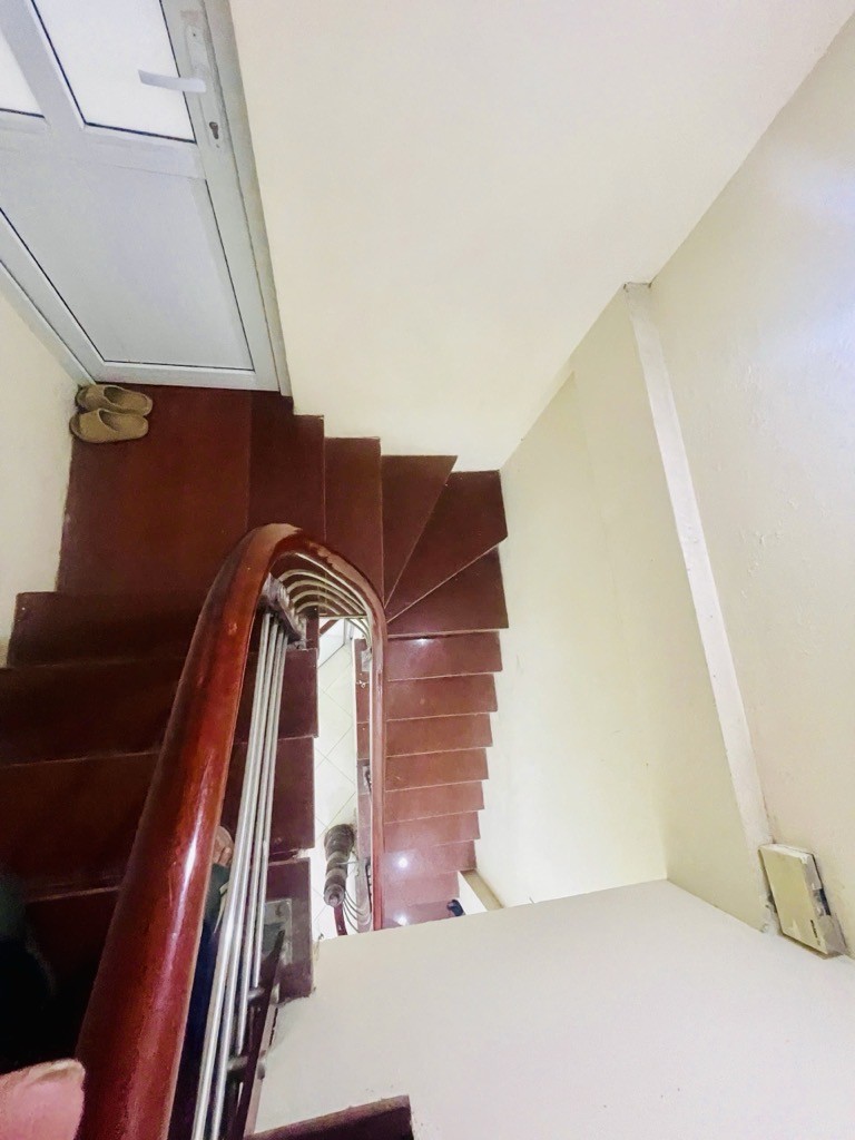 Nhà Quan Nhân, 33x5T, sổ vuông, ngõ ba gác, nội thất đẹp. Giá 7 tỷ 3