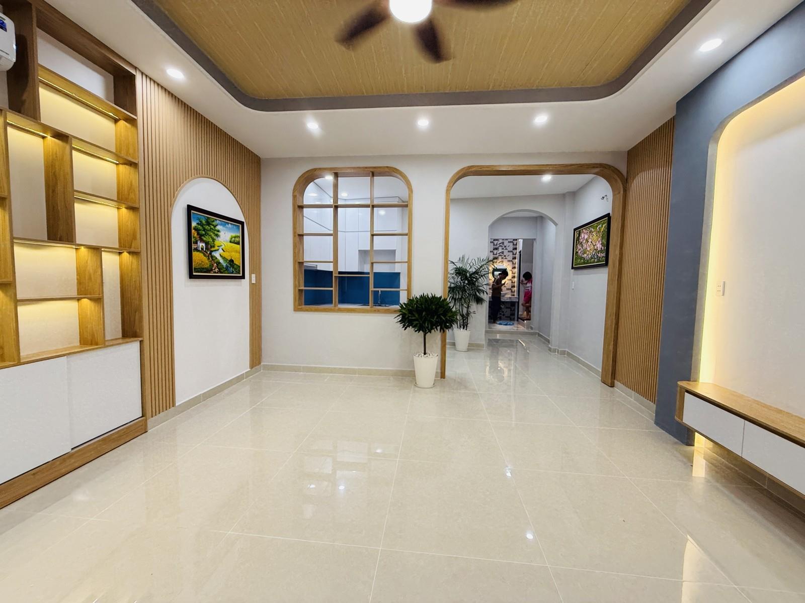 NHÀ ĐẸP 4.5x10 – CÁCH MẶT TIỀN 1 CĂN – SÁT KHU VIP BÀU CÁT – CHỈ 5.65 TỶ – Ở NGAY