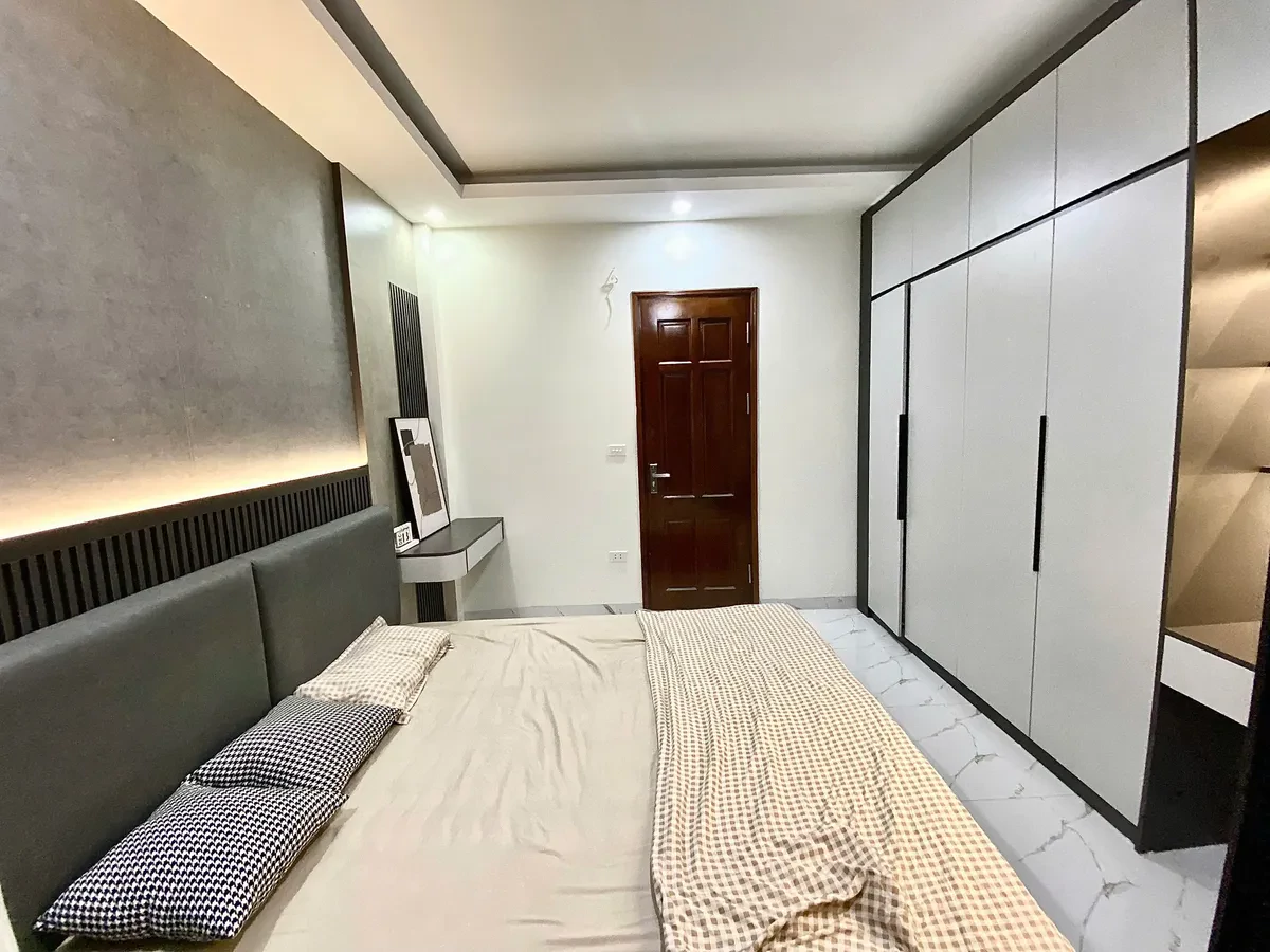 Bán nhà 5 tầng, thang máy Tứ Hiệp, 50m2 giá 8 tỷ, ô tô vào nhà
