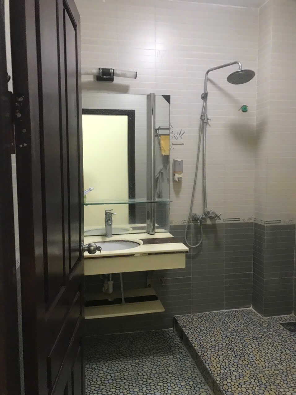 Mặt đường số 5 Ngọc Hà, DT 75m2x3T, vỡ nợ bán Giá sốc 19 tỷ đã thuế phí LH: 0919808866 3