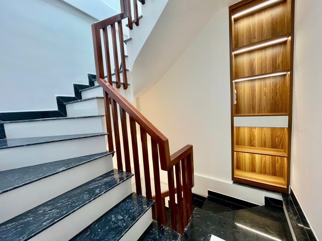 Bán nhà phố Khương Trung- Nhà mới, ở ngay- Ngõ thẳng tắp- 30m2 3