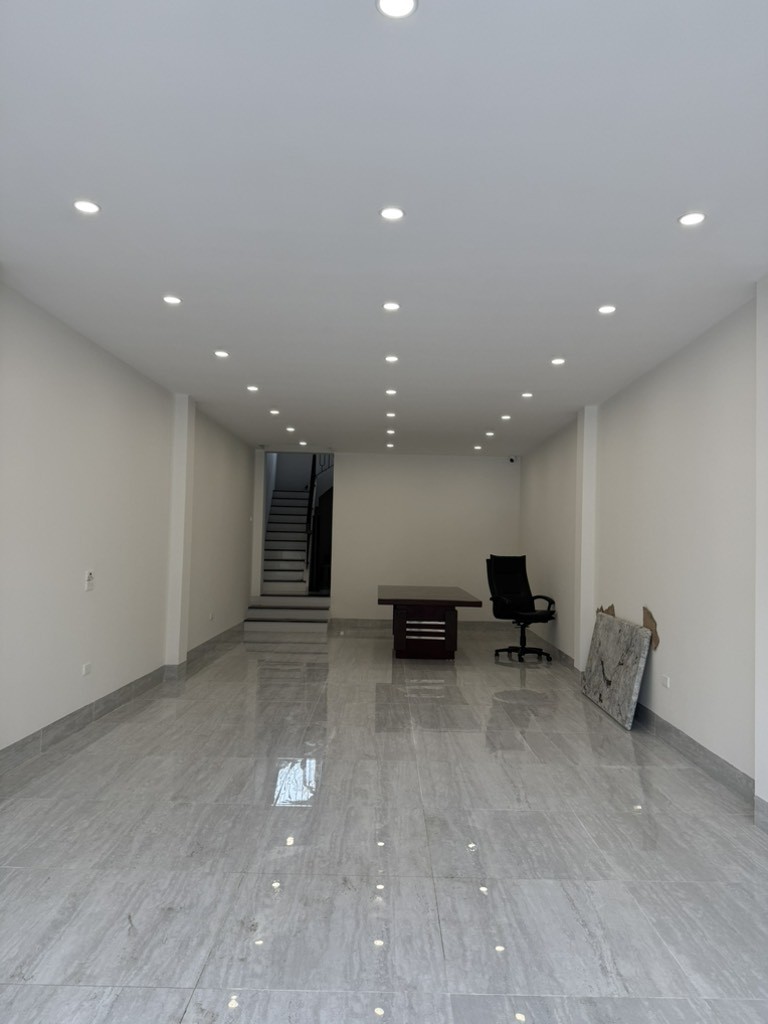 MẶT PHỐ NGUYỄN VĂN CỪ 35tỷ 85m MẶT TIỀN 5m KINH DOANH,VỈA HÈ,LONG BIÊN 3