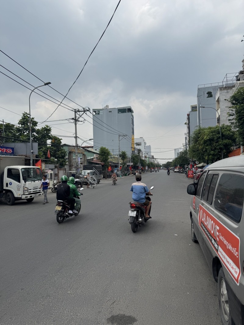 Bán nhà mặt tiền Tân Bình-ngang 4m-kinh doanh cục đỉnh-giá rẻ