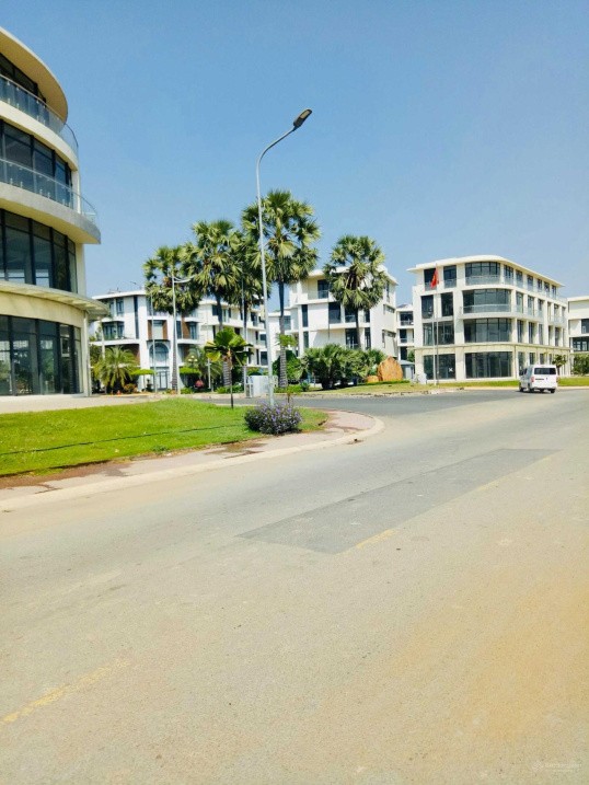 Cần bán Đất đường Bưng Ông Thoàn, Phường Phước Long B, Diện tích 160m², Giá 9.6 Tỷ 5