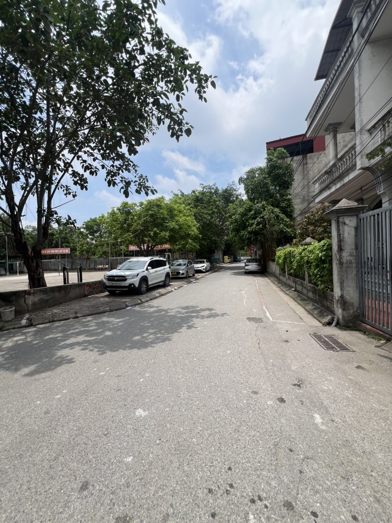 NGUYỄN VĂN LINH,LONG BIÊN 13tỷ 95m NGÕ Ô TÔ THÔNG,KINH DOANH CHO THUÊ ĐÌNH 3