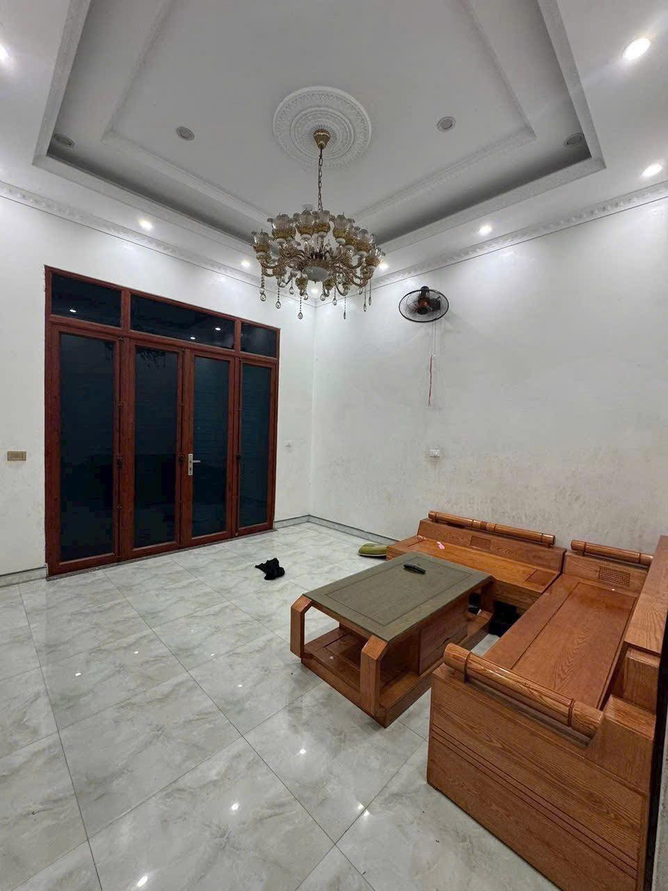 Chính chủ cần bán nhà 2 tầng tại thục cầu, Việt Hưng, giá tốt: 0835459289