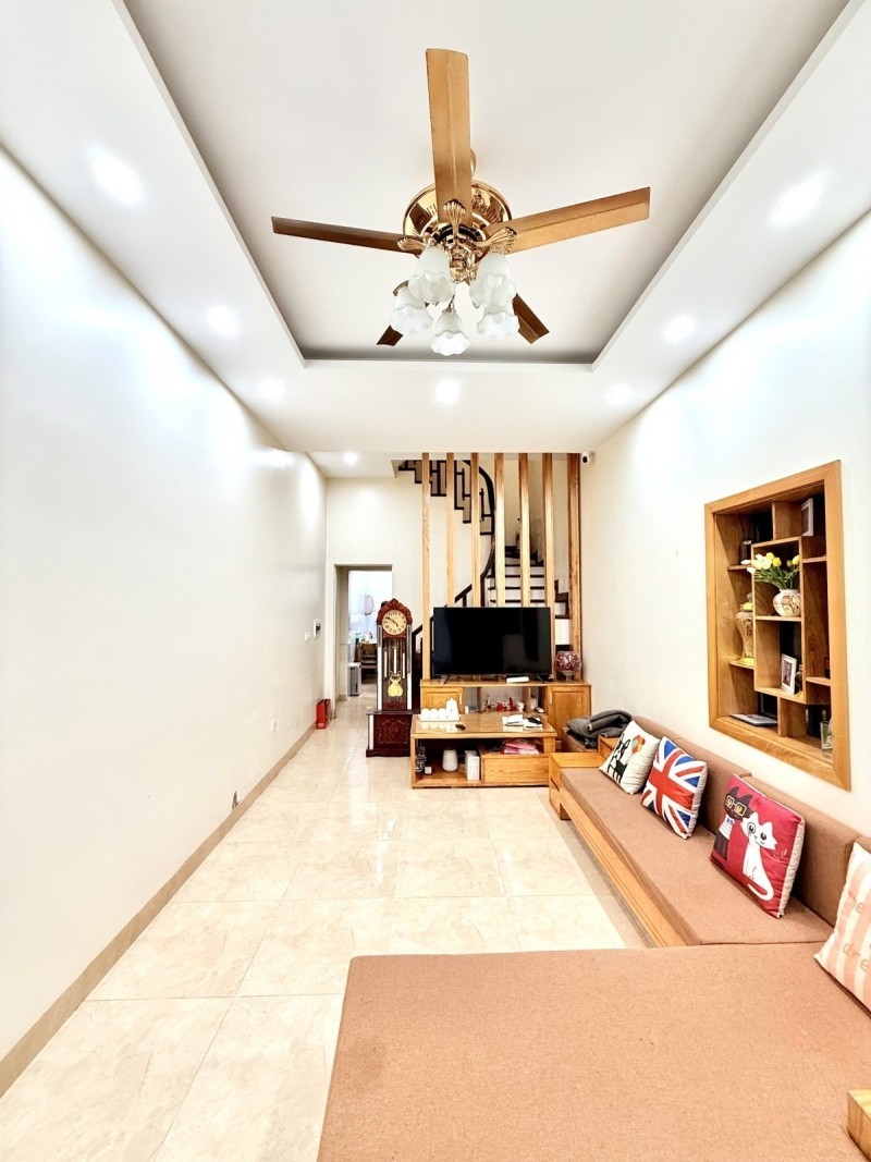 71M2 VŨ TÔNG PHAN Ô TÔ ĐỖ CỬA - GẦN PHỐ - NHÀ TỰ XÂY KIÊN CỐ - CHỈ 13.3 TỶ