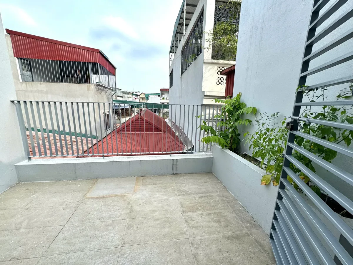 BÁN NHÀ RIÊNG PHỐ Bồ Đề 32m2 X 5 tầng mặt tiền 4m, 7.5 tỷ Long Biên. 5