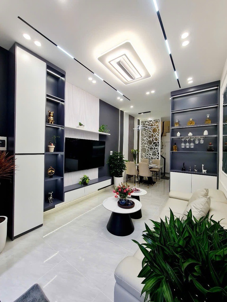 Bán nhà Đội Cấn, Ba Đình, 39m2, 4 tầng, tặng nội thất, chỉ 9.25 tỷ