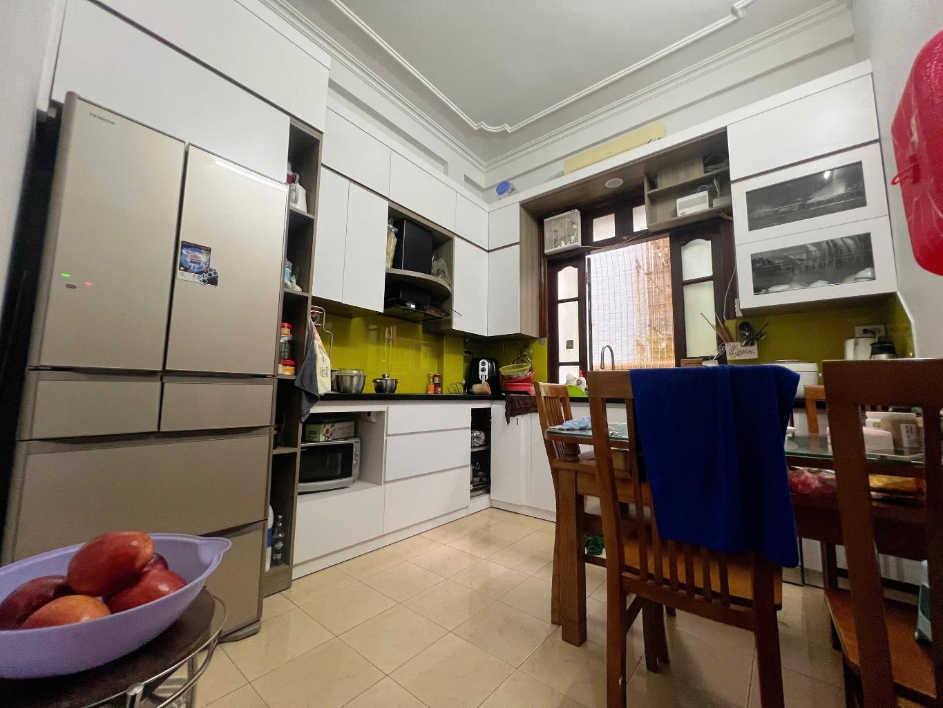 Bán nhà Đào Tấn, Ba Đình, 35m2, 5 tầng, Mt 6.4m, chỉ 10.3 tỷ 2