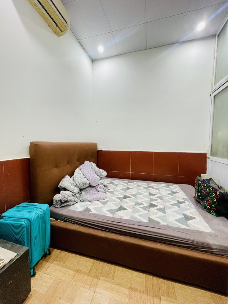 Bán nhà Đội Cấn, Ba Đình, ngõ thông, 61m2, Mt 5.7m, chỉ 10.35 tỷ 2