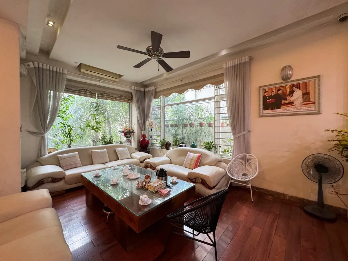 Biệt thự hồ Linh Đàm 248m2, 4 tầng, mặt tiền 12m, giá 58 tỷ