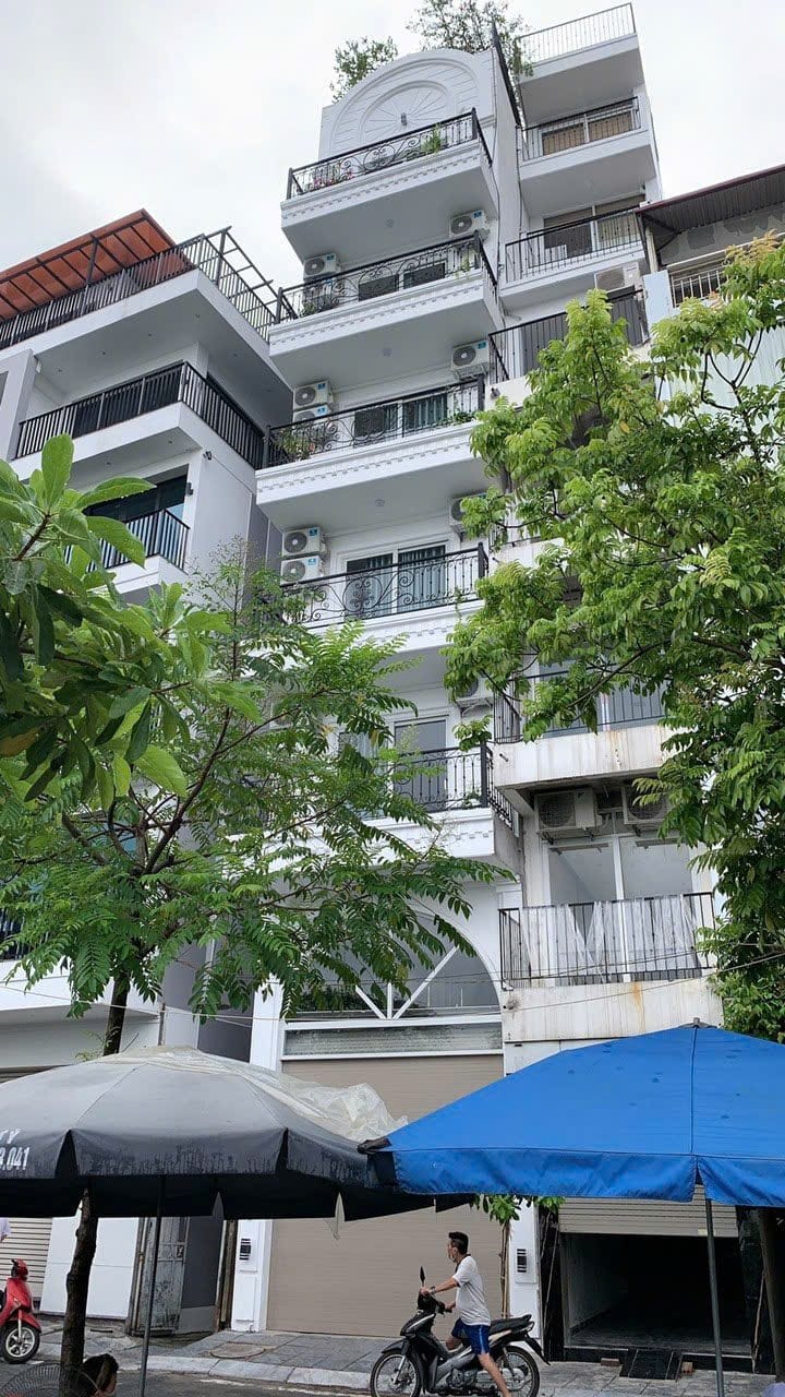 Tòa Apartment 10 Tầng Mặt Phố Yên Hoa View Hồ Tây,Doanh Thu Khủng 600 Triệu/Tháng!