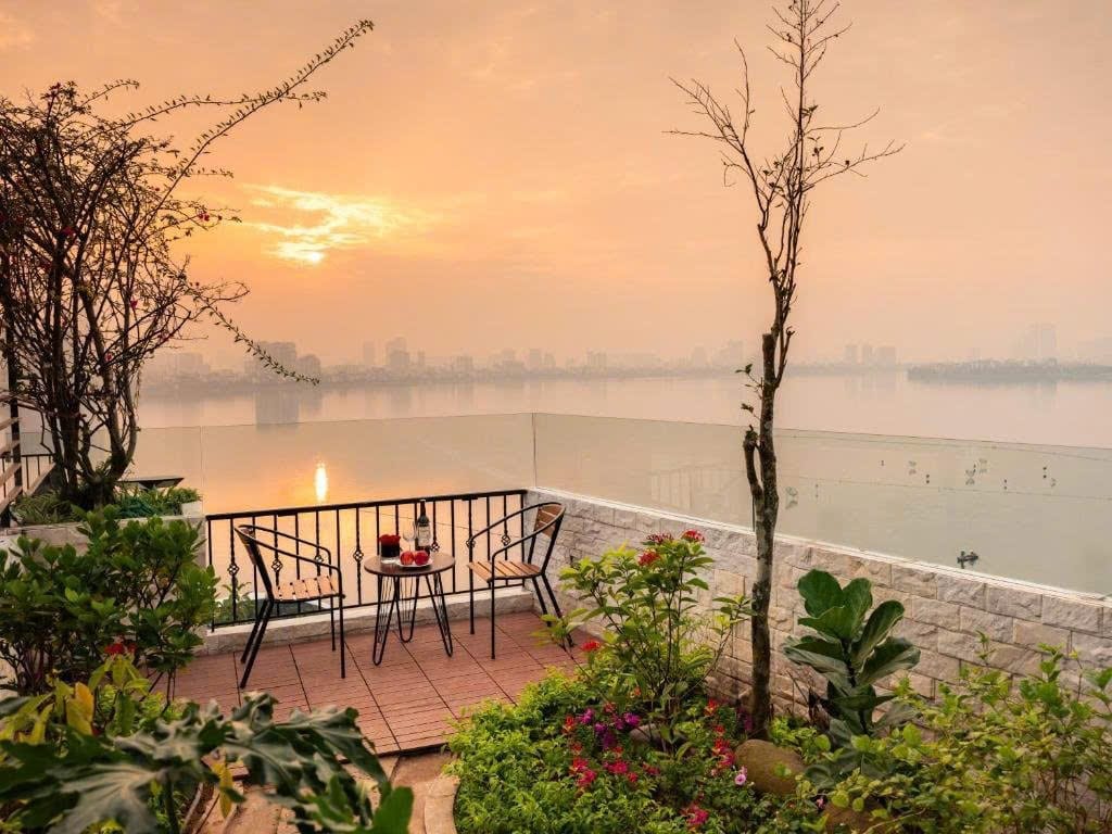 Tòa Apartment 10 Tầng Mặt Phố Yên Hoa View Hồ Tây,Doanh Thu Khủng 600 Triệu/Tháng! 2