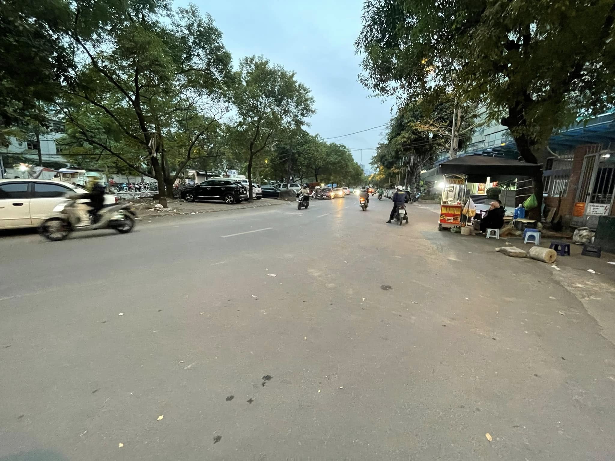 Bán nhà khu Trung Yên Cầu Giấy mặt tiền rộng hiếm có vị trí kinh doanh tốt giá hợp lý 3
