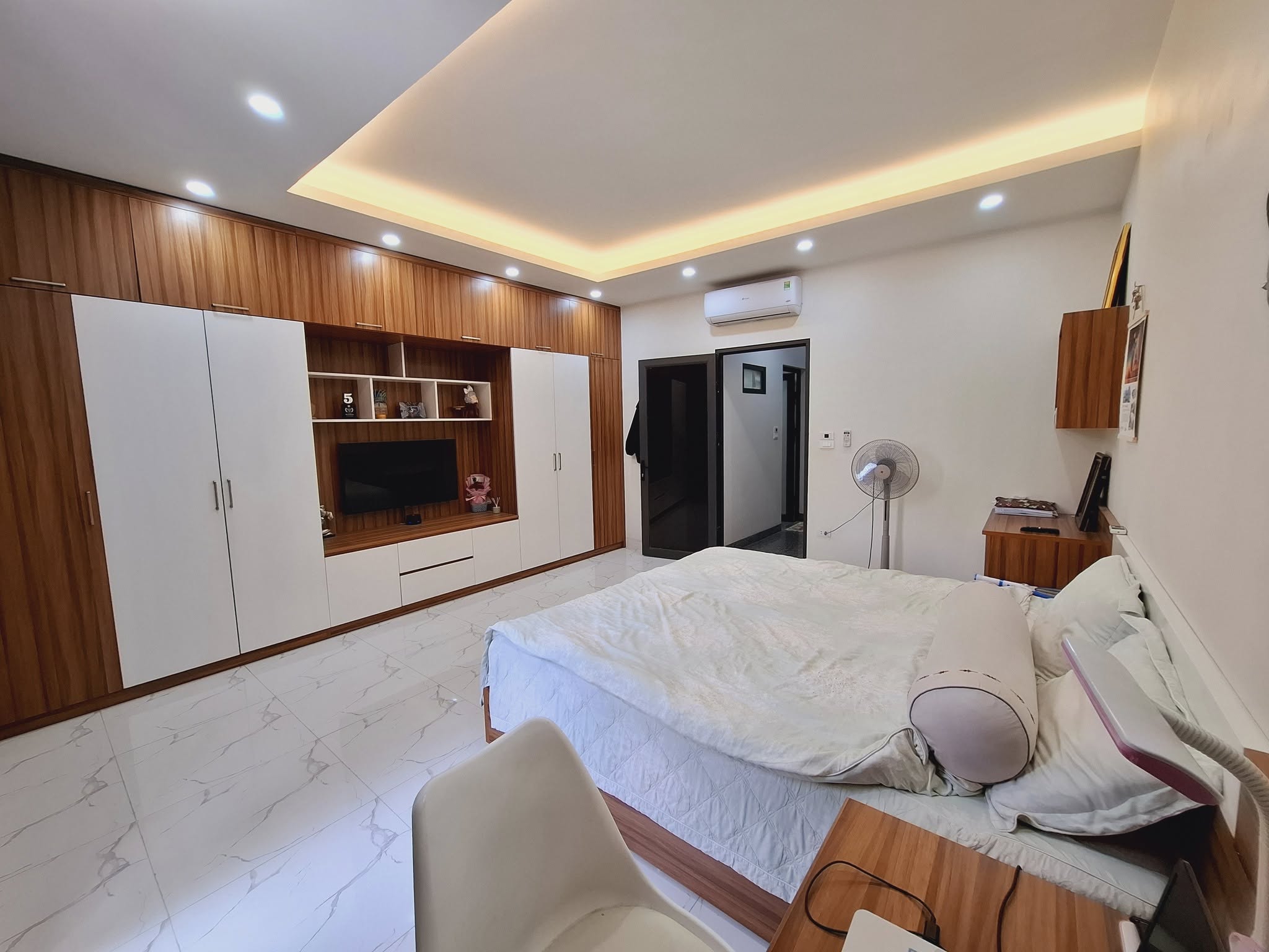 CẦN BÁN NHÀ THANH XUÂN, DT55M2 GẦN OTO MẶT TIỀN RỘNG NHÀ MỚI ĐẸP Ở NGAY NHỈNH 11 TỶ 3