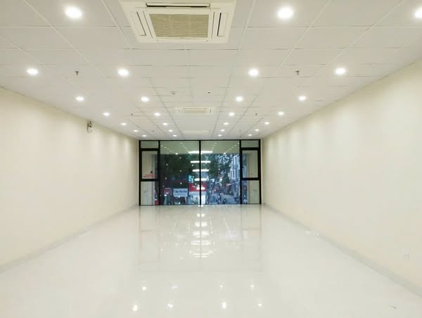 Mặt Phố Lạc Long Quân Mặt Tiền 9.5M 8 Tầng Thang Máy Có Hầm 80 Tỷ 5