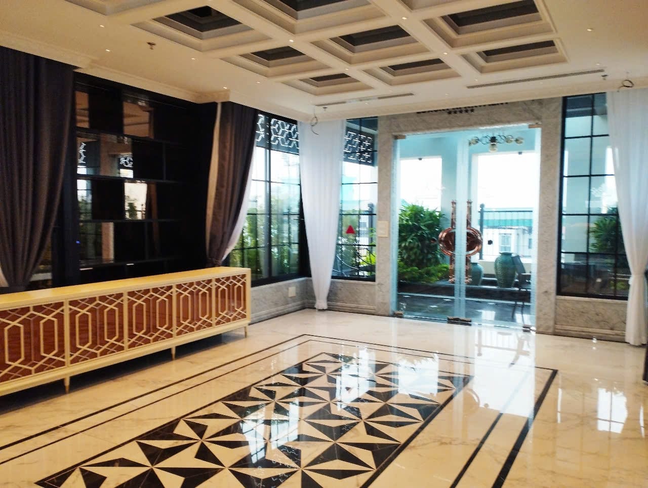 Mặt Phố Lạc Long Quân Mặt Tiền 9.5M 8 Tầng Thang Máy Có Hầm 80 Tỷ 2