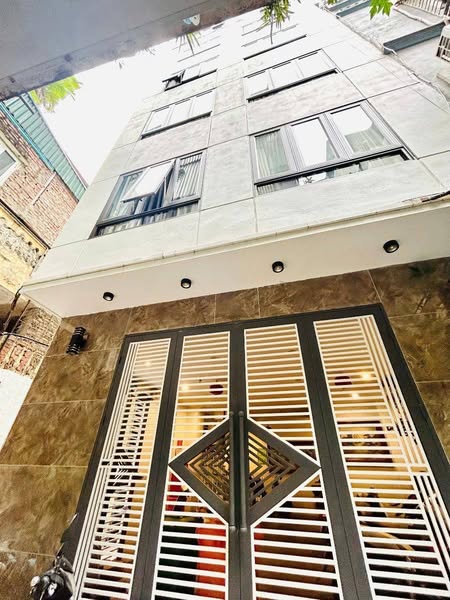 NHÀ ĐẸP CẦU GIẤY  - CCMN LÔ GÓC , THANG MÁY, PHUN PHÒNG KHÉP KÍN , DÒNG TIỀN ĐỈNH CAO 53M2*7T
