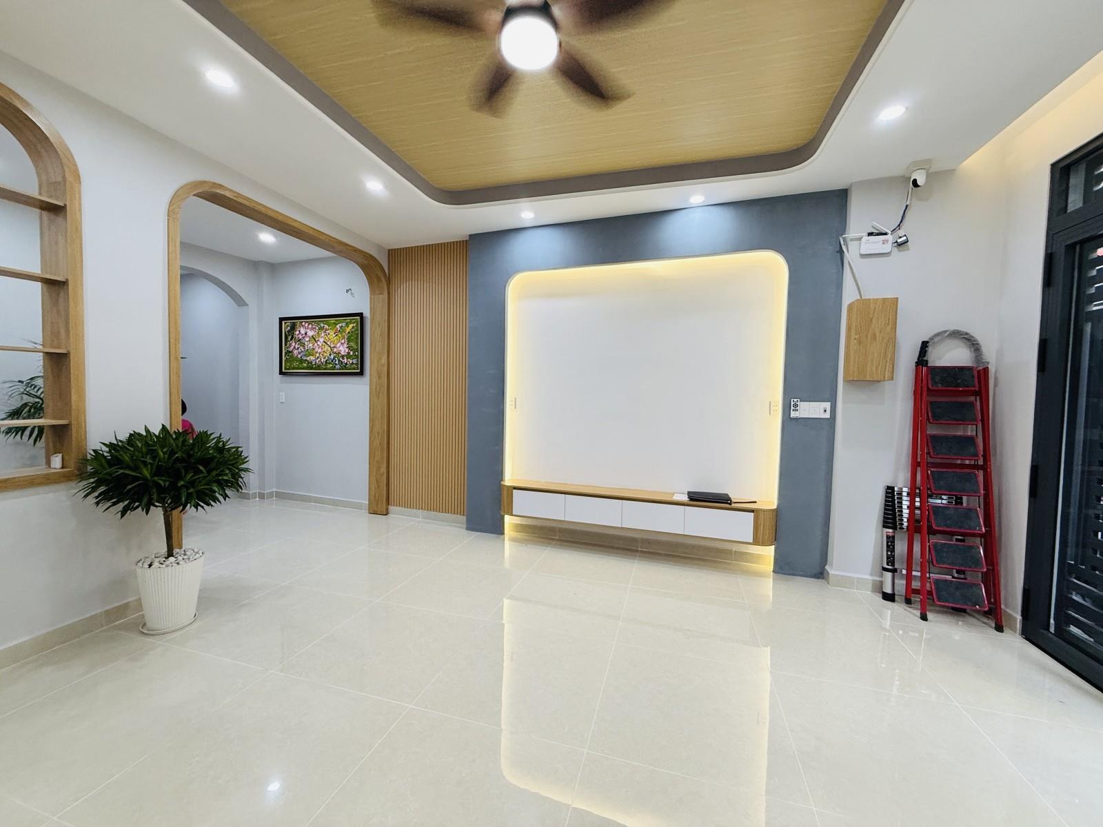 NHÀ ĐẸP 4.5x10 – CÁCH MẶT TIỀN 1 CĂN – SÁT KHU VIP BÀU CÁT – CHỈ 5.65 TỶ – Ở NGAY 2