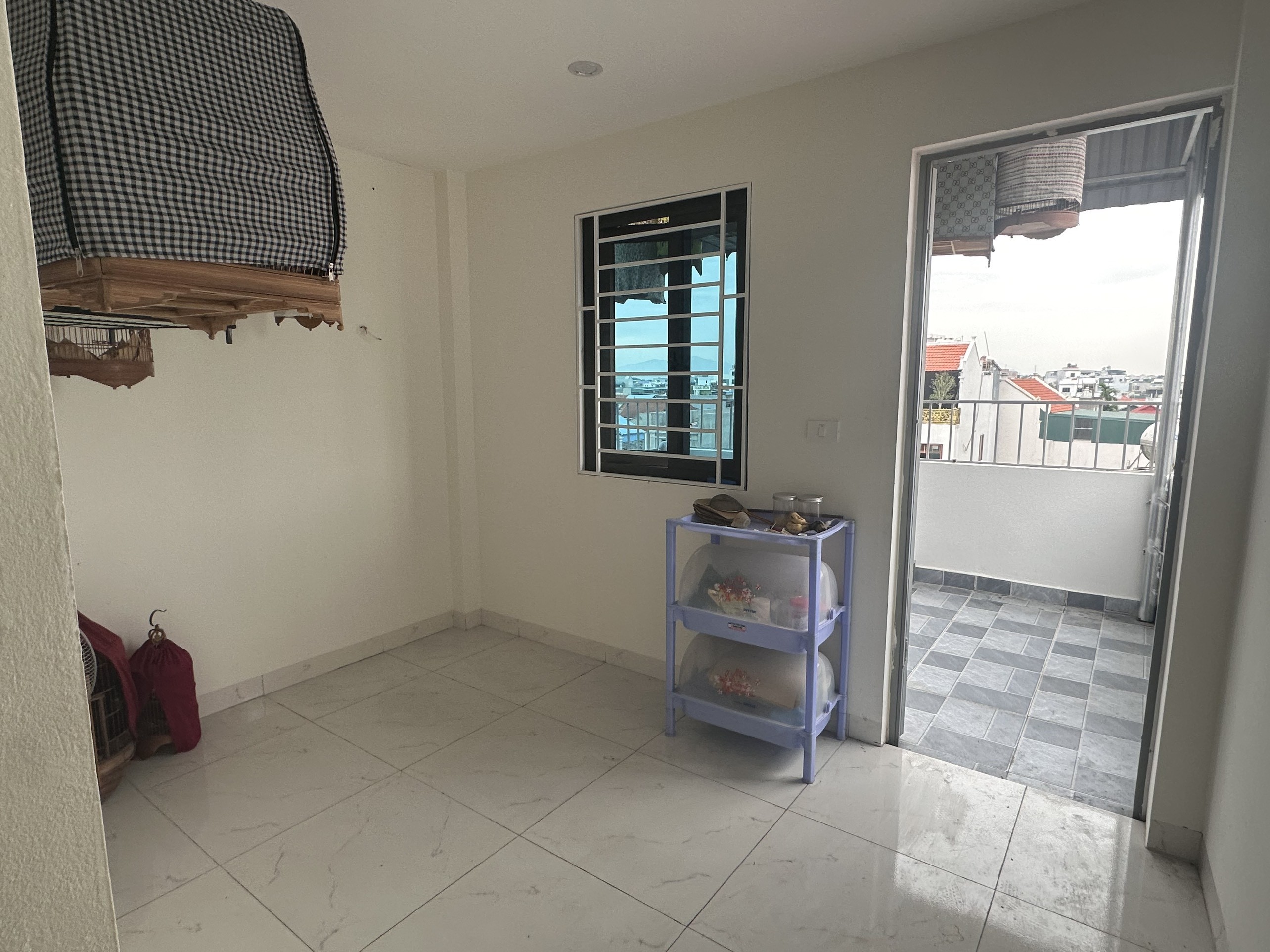 Bán nhà sau chợ Lai Xá, Hoài Đức. Sổ đỏ 30m2 nhà 5 tầng full nội thất. 180m đến Quốc Lộ 32 5