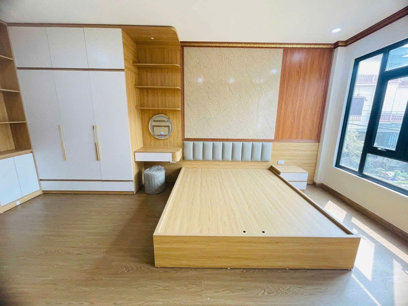 Cần bán 32m2 nhà dân xây, ngõ 83 Đường Phúc Lợi. Gần vườn hoa & trường học các cấp 5