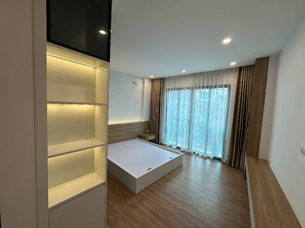NHÀ MỚI - LÔ GÓC- Ô TÔ TẢI ĐỖ CỬA- Ô TÔ VÀO NHÀ- SÁT MẶT HỒ PHONG THỦY 2