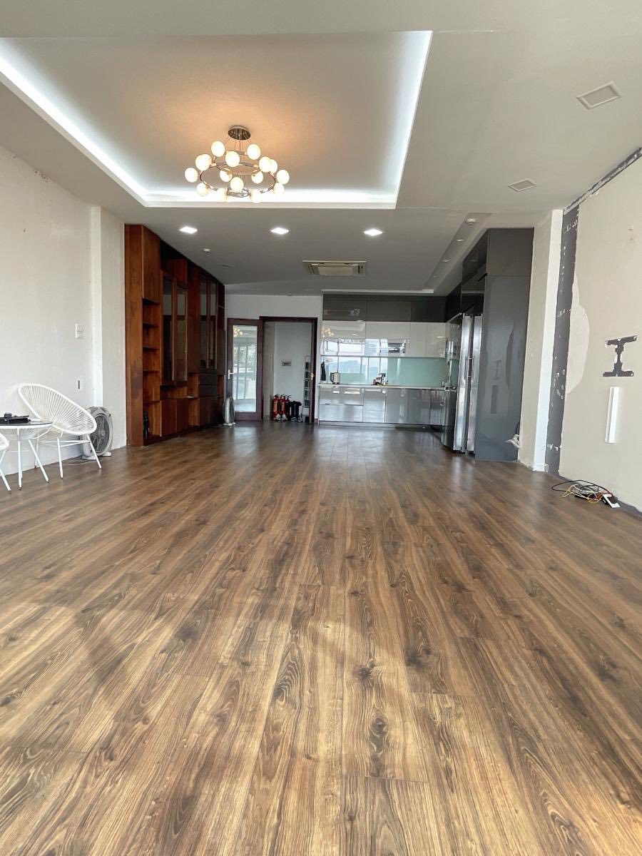 Mặt Hồ View Hồ Tôn Đức Thắng Mặt Tiền 10M 140M2 56 Tỷ -Đường Thông Hè Rộng 5