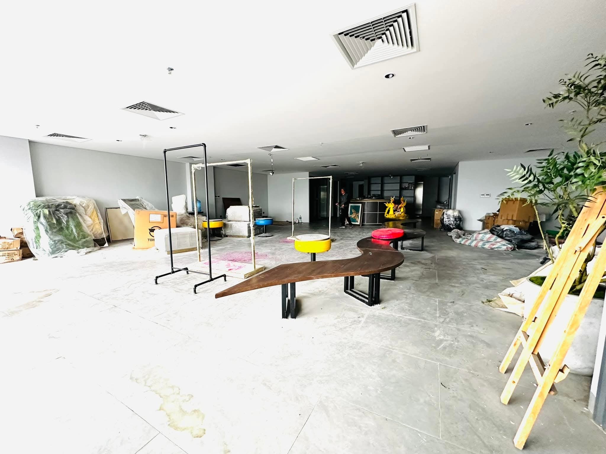 Mặt Tiền 15M Lạc Long Quân 300M2 8 Tầng Có Hầm , 2 Mặt Trước Sau 150 Tỷ Sát Hồ Tây 2