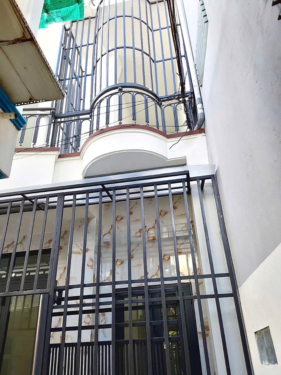 BÁN NHANH NHÀ 2 TẦNG TTTP HẺM PHAN ĐÌNH GIÓT PHƯƠNG SÀI 3TY090