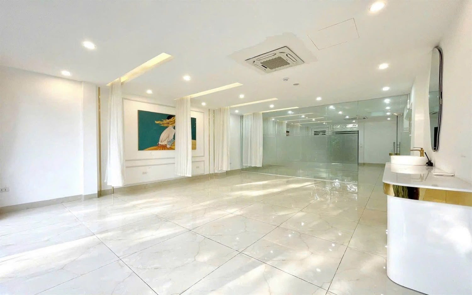 Tòa Văn Phòng 10 Tầng Mặt Phố Giảng Võ - Vị Trí Vàng Đối Diện Vinhomes - 85 Tỷ VND