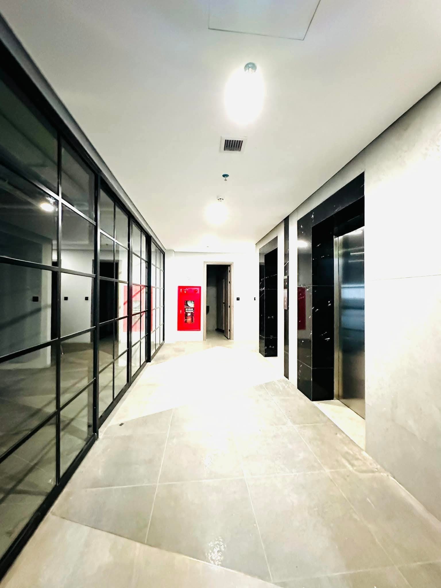 Mặt Tiền 15M Lạc Long Quân 300M2 8 Tầng Có Hầm , 2 Mặt Trước Sau 150 Tỷ Sát Hồ Tây 3