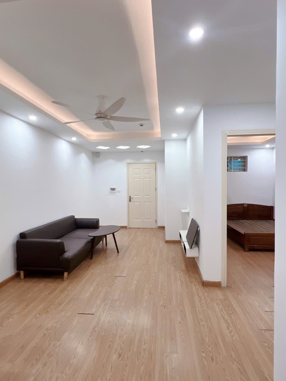 Bán Nhà Tại HH Linh Đàm- View Hồ Gió Đông Nam Mát Mẻ- Giá Chỉ 2.4x 3